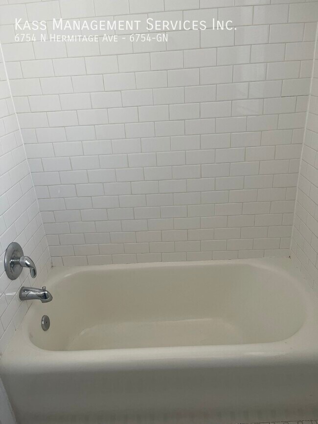 Building Photo - Bright Spacious Garden Unit in Rodgers Par...