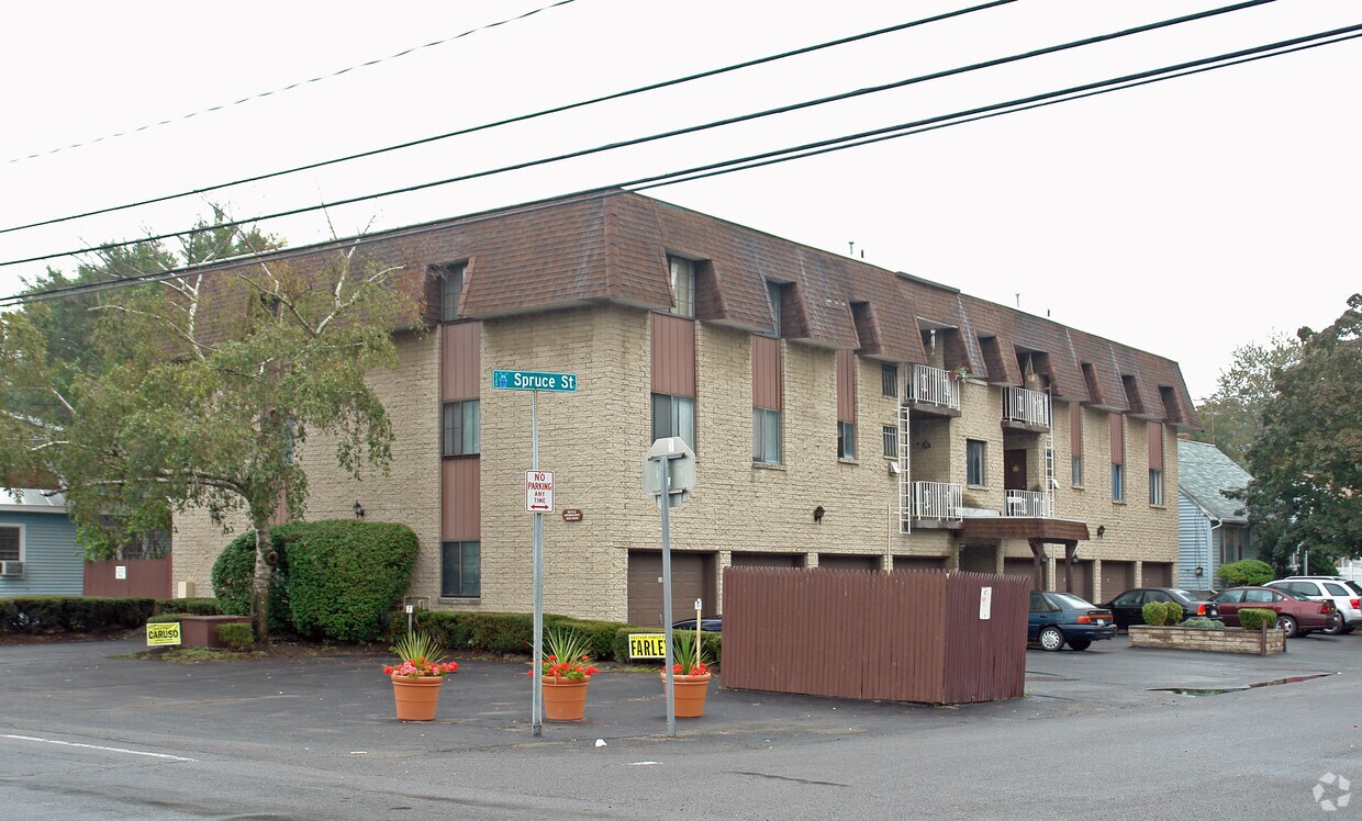 2894 Guilderland Ave, Schenectady, NY 12306 Apartments in Schenectady