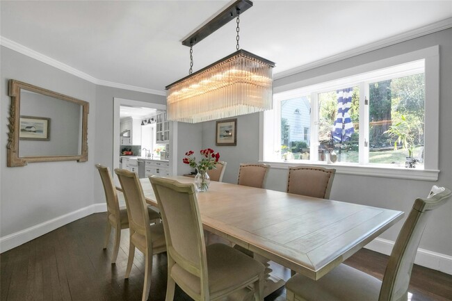 Foto del edificio - 68 Spruce Ln S