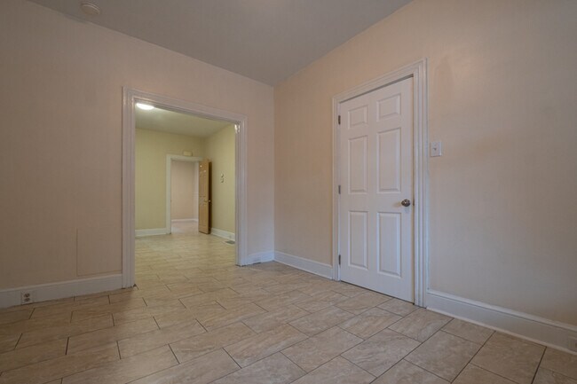 Foto del edificio - 438 Nevin St