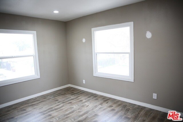 Building Photo - 1237 W 39th St