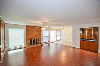 Building Photo - 2814 Field Line Dr