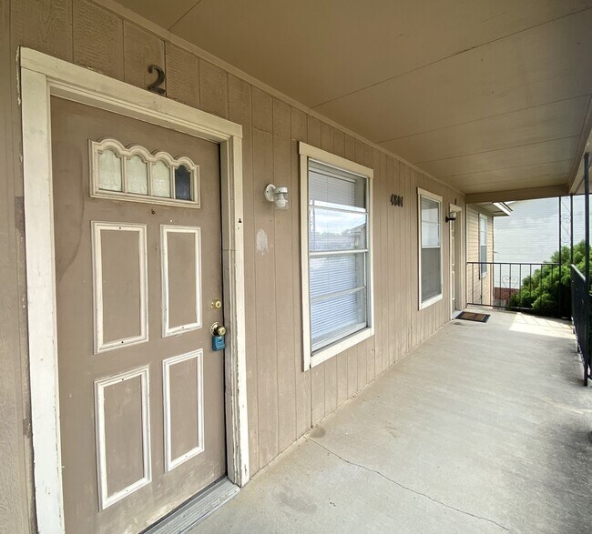 Foto del edificio - 4801 Rainbow Cir
