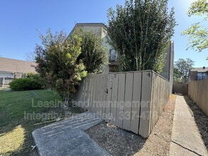 Building Photo - 206 Elks Cove