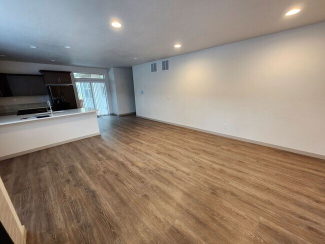 Foto del edificio - Newer 3 Bed/2 Bath Construction on Bend's Eastside - Cessna Drive