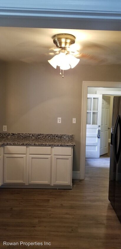 Primary Photo - 3 br, 1 bath House - 124 S Milford Dr