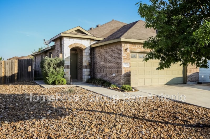 Primary Photo - 672 Creekside Cir