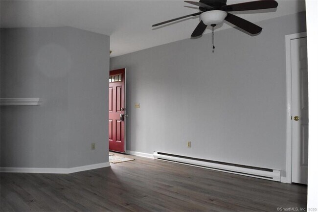 Building Photo - 129 Willow Springs
