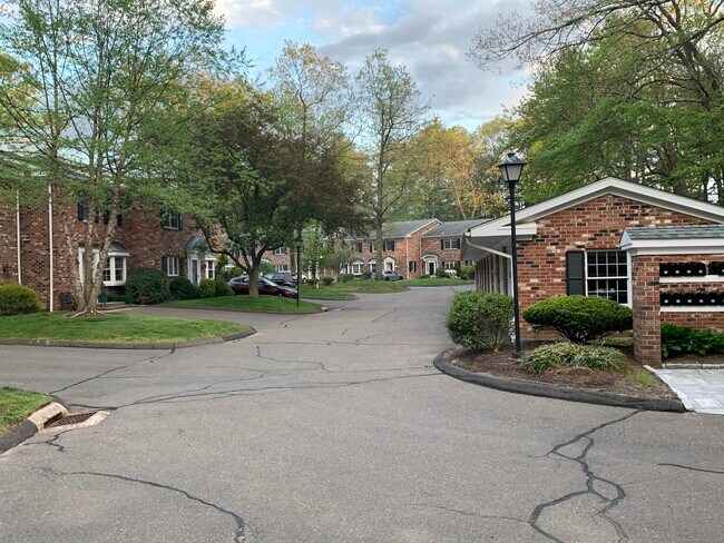 Foto del edificio - 83 Tunxis Village