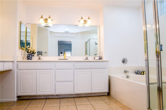 Building Photo - Craftsman-Style 3BR Home with Garage & Private Patio in North Monrovia