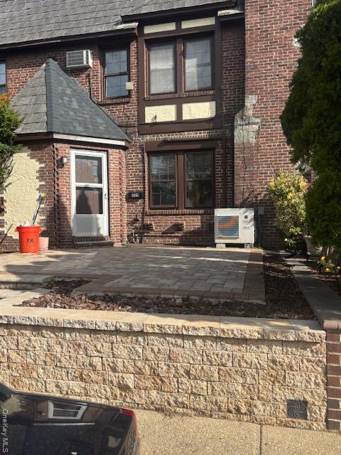 Primary Photo - 404 Bauer Pl