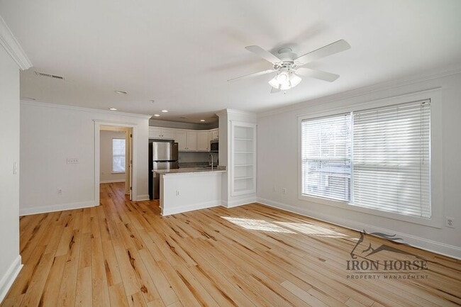 Building Photo - 490 S Barnett Shoals Rd