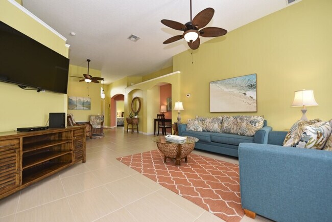 Foto del edificio - 8167 Fan Palm Way