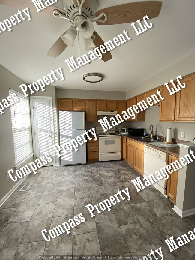 Foto del edificio - $1895 - 3 Bed, 2.5 Bath Single Family Town...