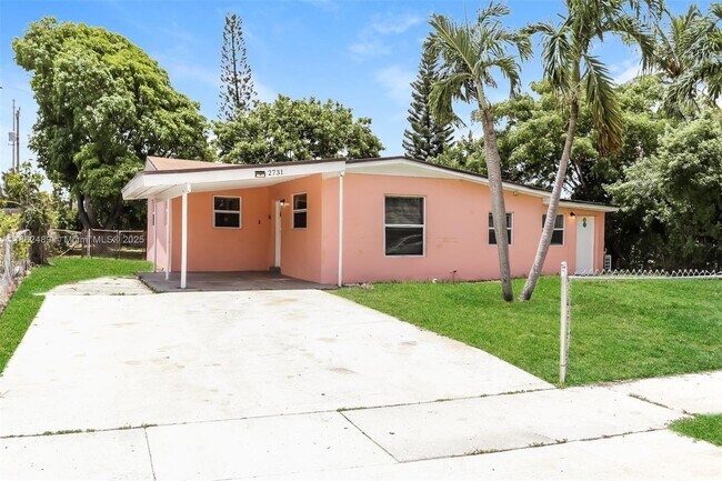 Foto del edificio - 2731 NW 2nd St