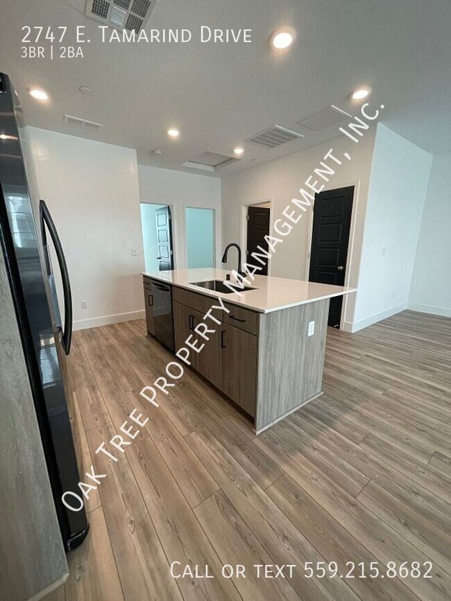 Foto del edificio - 2747 E Tamarind Dr