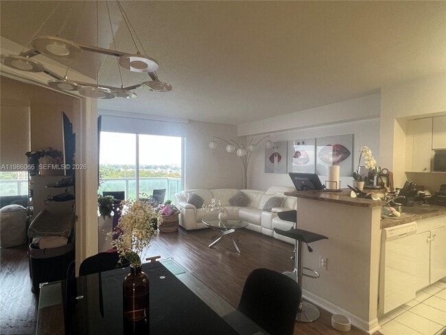 Foto del edificio - 5077 NW 7th St