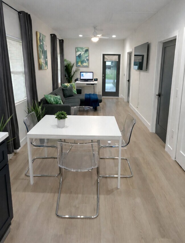 Foto del edificio - 801 E Knollwood St