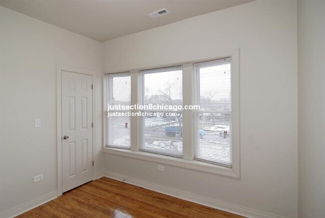 Building Photo - 3254 W Huron St