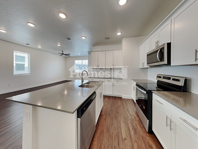 Building Photo - 1278 Village Green Trail