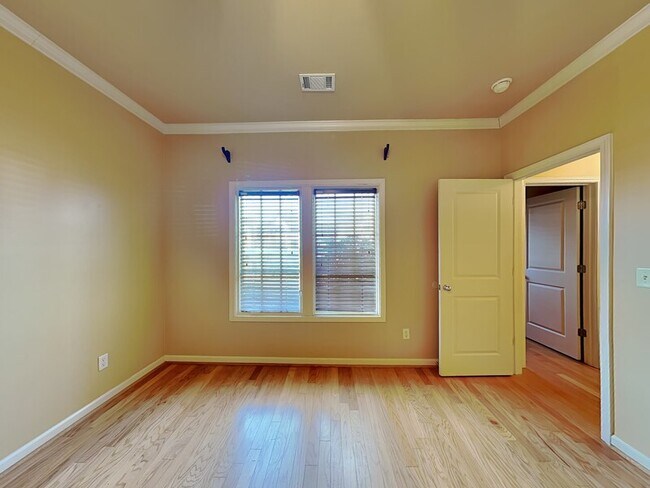 Foto del edificio - 1036 Portobello Rd