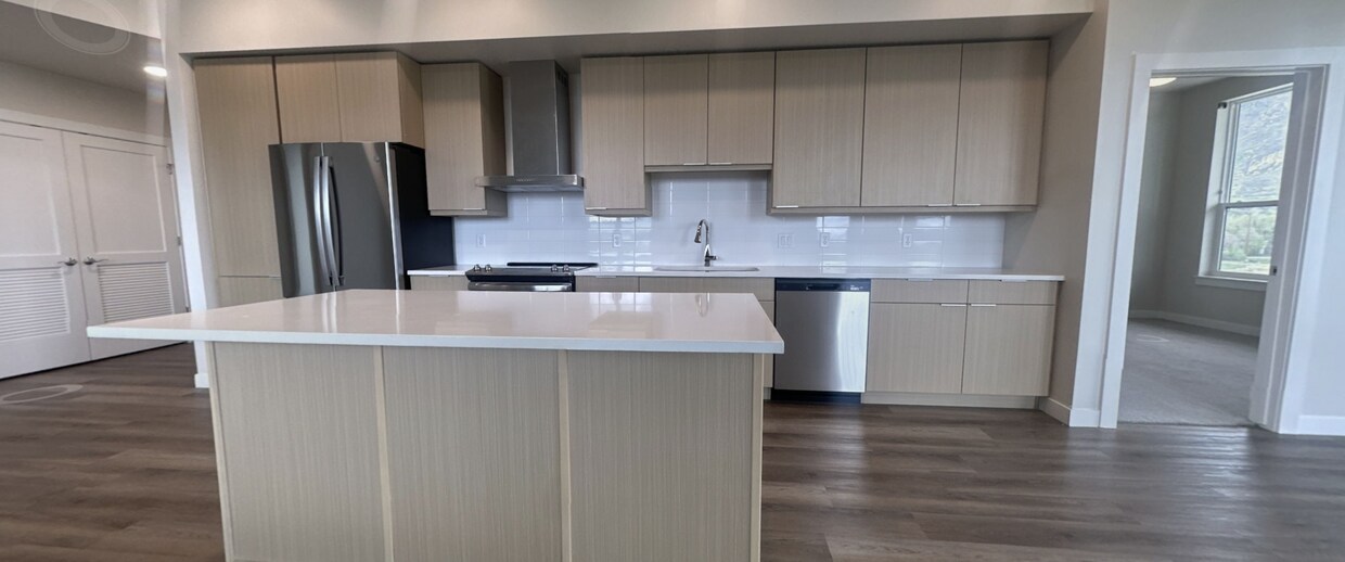 Photo - Grandeur Apartments