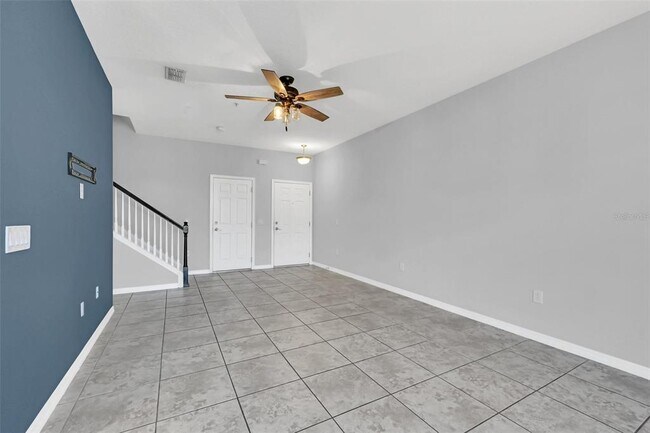 Building Photo - 2471 Seven Oaks Dr