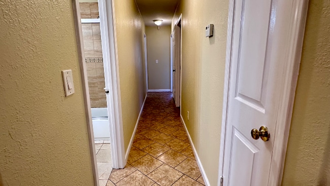 Building Photo - 8619 Cherbourg Way