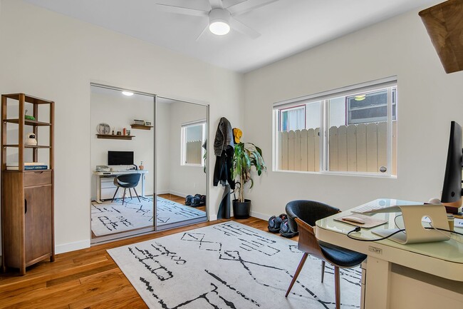 Foto del edificio - 2411-2413 Ocean Ave