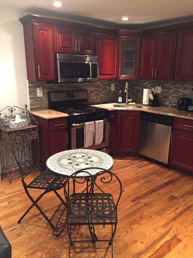 174 Hull St, Brooklyn, NY 11233 Townhome Rentals in Brooklyn NY