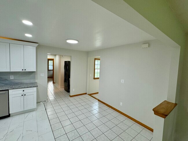 Dining room - 16530 S McAllister Rd
