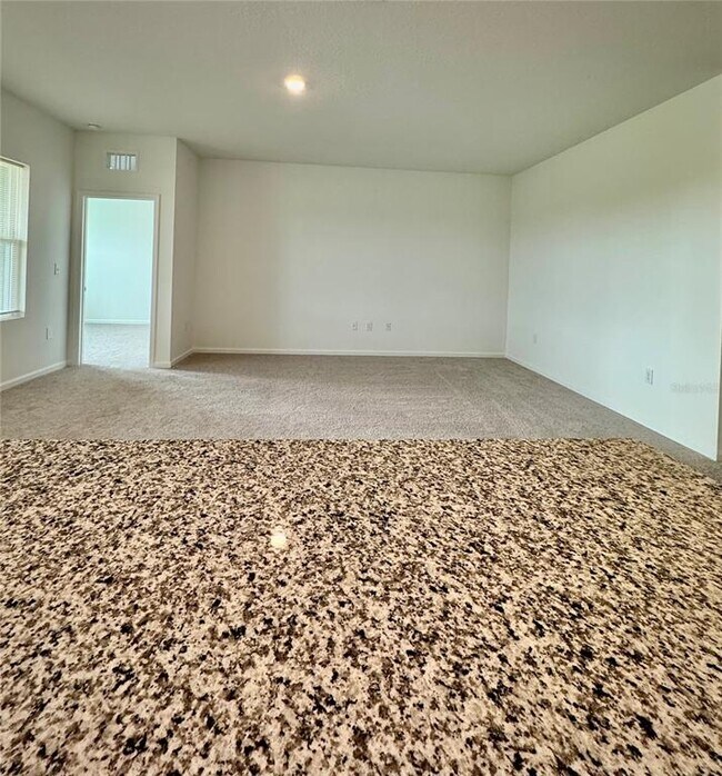 Foto del edificio - 2652 Buttercup Ave