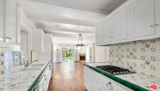 Foto del edificio - 426 Georgina Ave