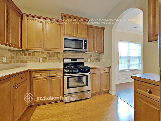 Foto del edificio - 121 Lake Reserve Way