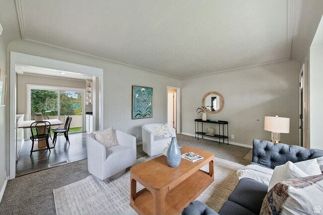 Building Photo - 1980 Downington Ave S