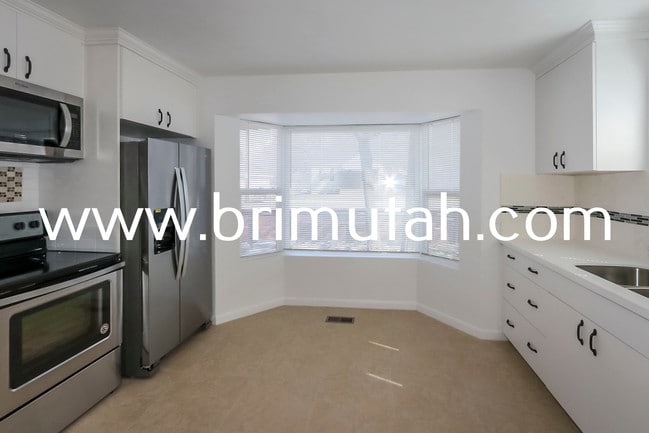 Building Photo - 3210 S 2300 E