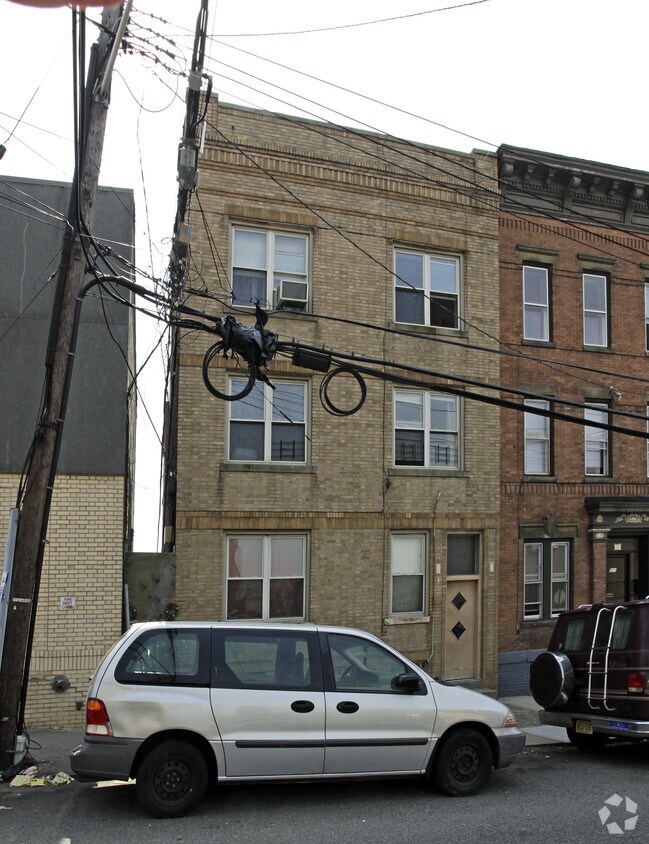 Building Photo - 509 51st St