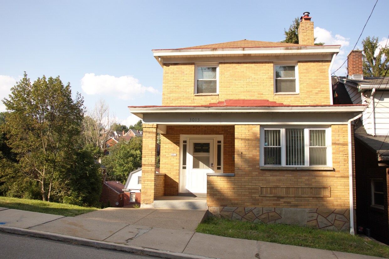 3013 Glendale Ave Unit 1, Brentwood, PA 15227 Room for Rent in