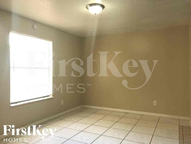 Building Photo - 309 Clearwater Ln