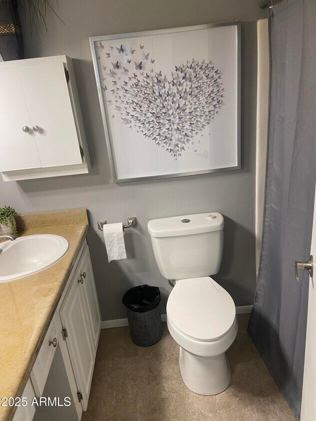 Foto principal - 8055 E Thomas Rd