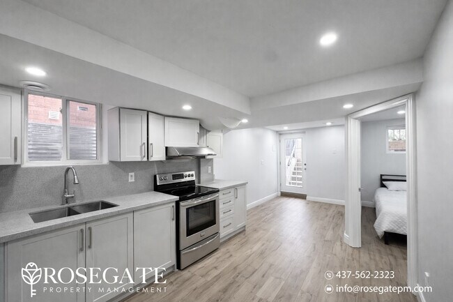 Photo du bâtiment - 1-Bedroom + Den Basement Apartment with Parking – Brampton