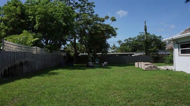 Foto del edificio - 1500 SE 1st St