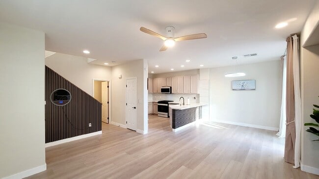 Building Photo - 8360 Creek Canyon Ave