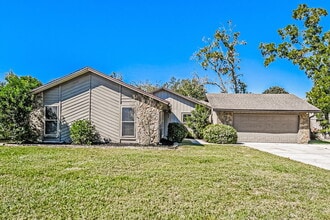 Building Photo - 810 Hardwood St