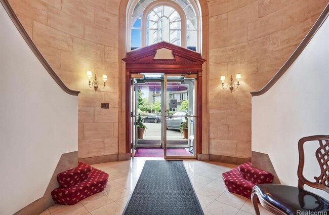 Stunning Lobby - 8162 E Jefferson Ave