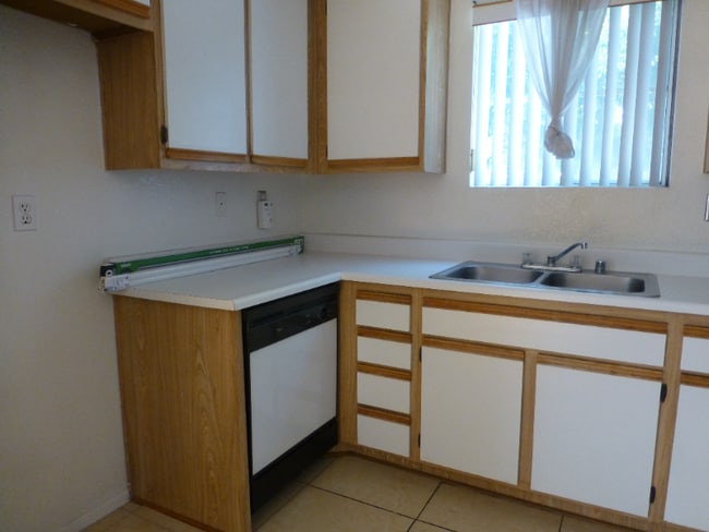 Photo - 2800 Keller Dr Apartment