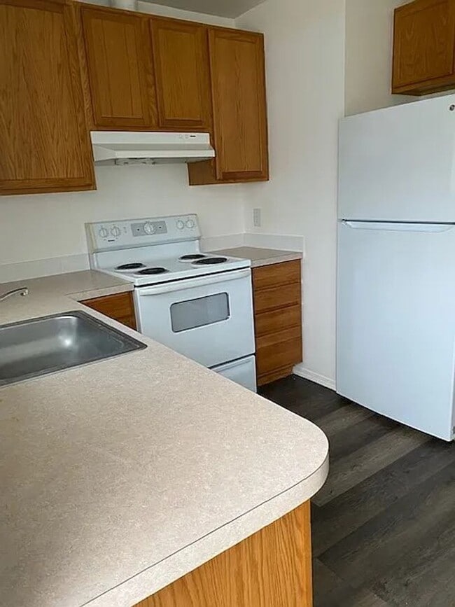 Building Photo - 839 S Division St