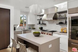 Building Photo - 1169 Palms Blvd