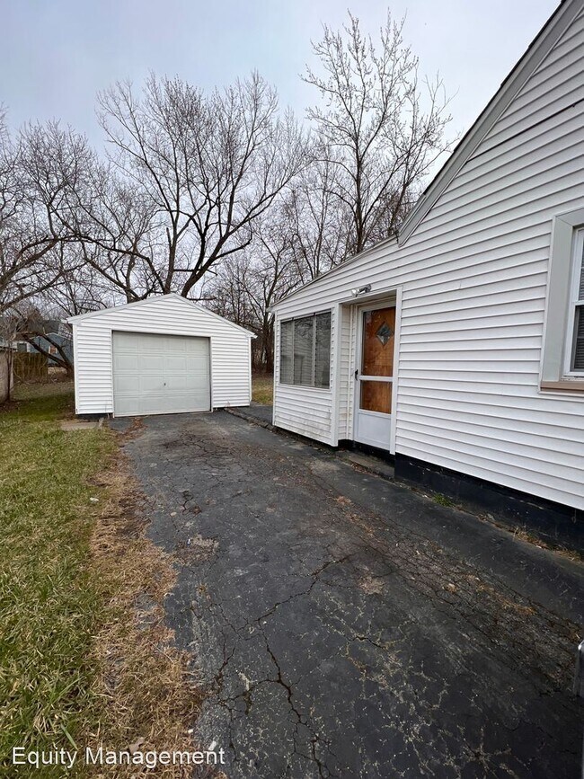 Building Photo - 3 br, 1 bath House - 445 N. Glenellen Ave