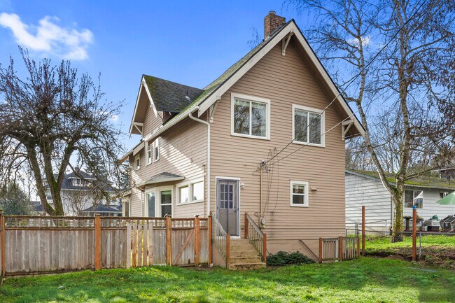 Building Photo - 3203 S 7th St